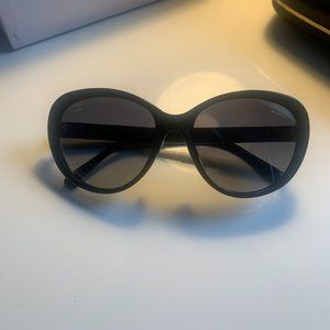 CHANEL Polarized Sunglasses - Like New! EUC